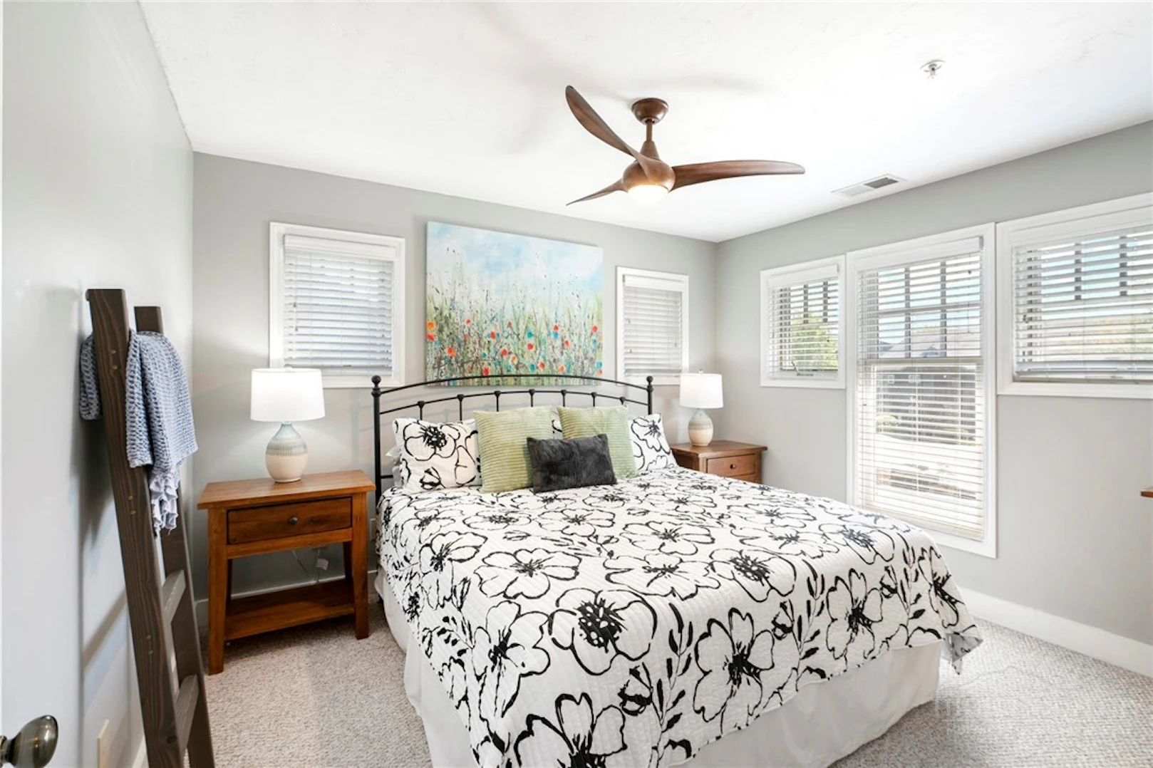 Image number 12 for the current listing