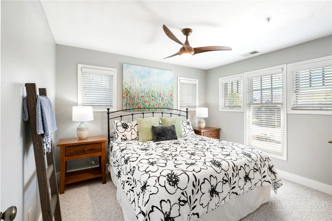 Image number 12 for the current listing