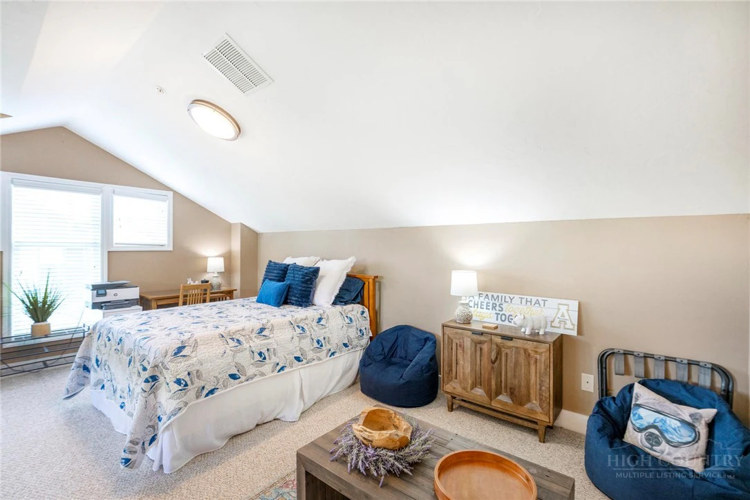 Image number 6 for the current listing