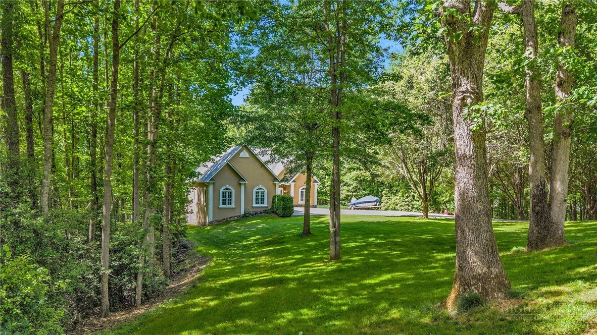 Image number 4 for the current listing