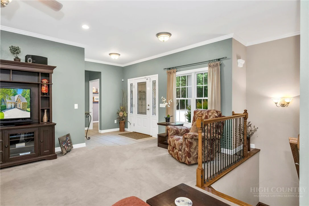 Image number 10 for the current listing