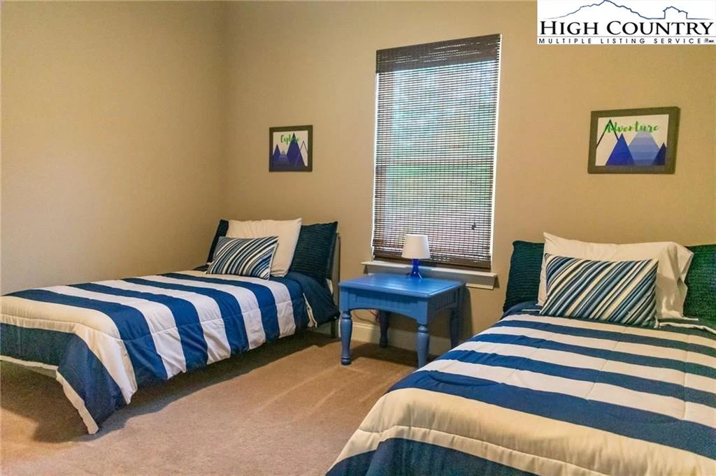 Image number 6 for the current listing