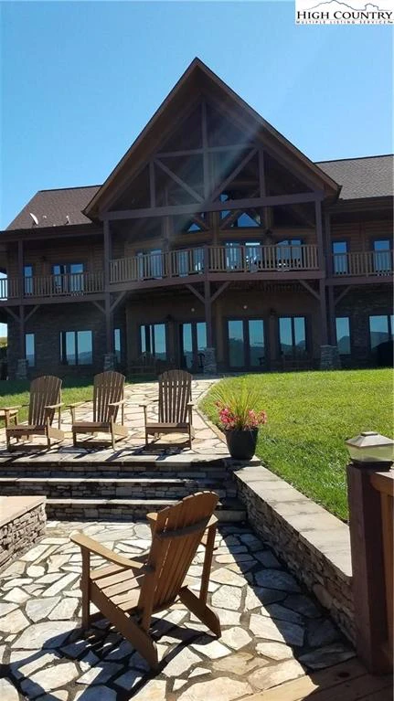 Image number 18 for the current listing