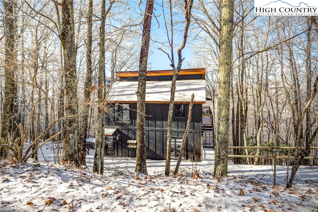 Image number 11 for the current listing