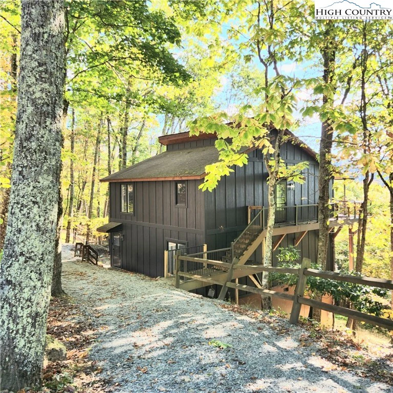 Image number 1 for the current listing