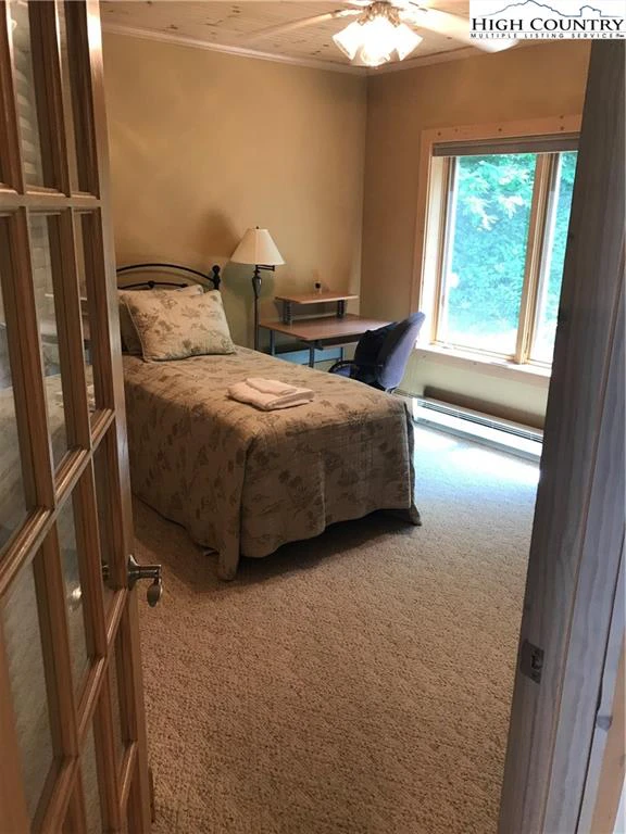 Image number 9 for the current listing