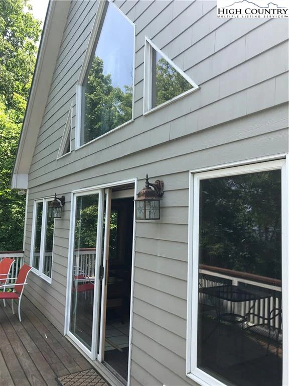 Image number 18 for the current listing