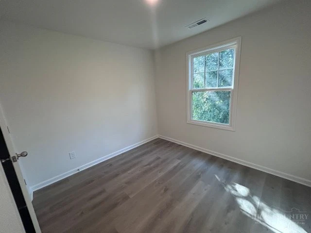 Image number 11 for the current listing