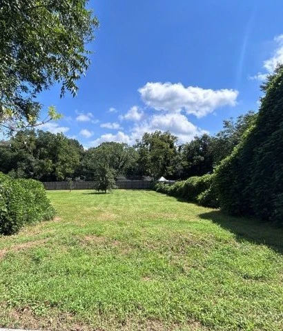 Image number 17 for the current listing