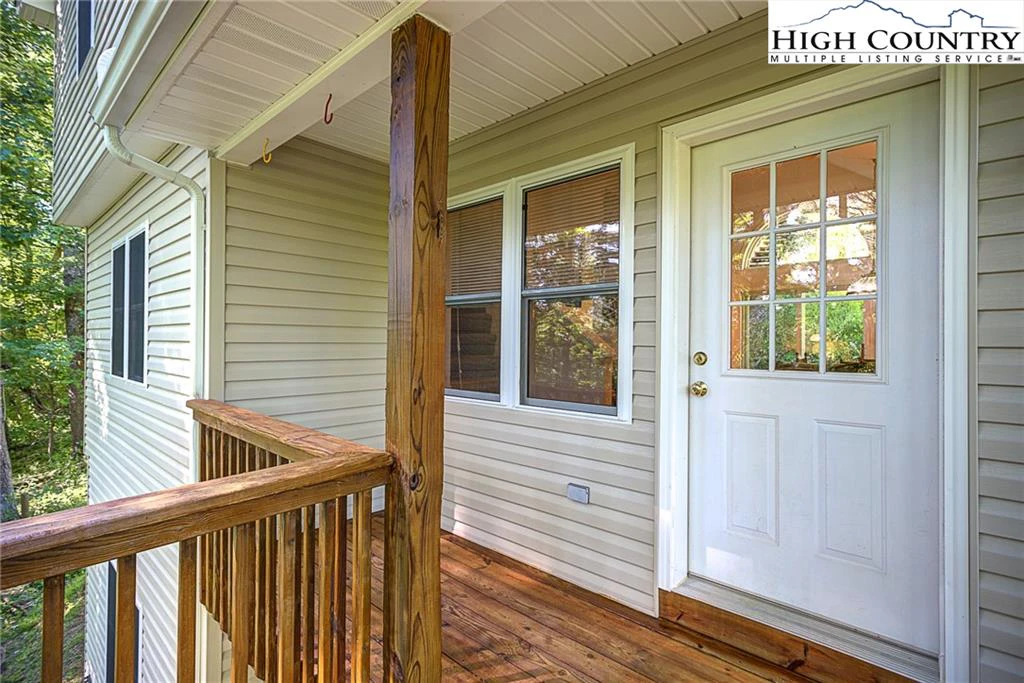 Image number 13 for the current listing