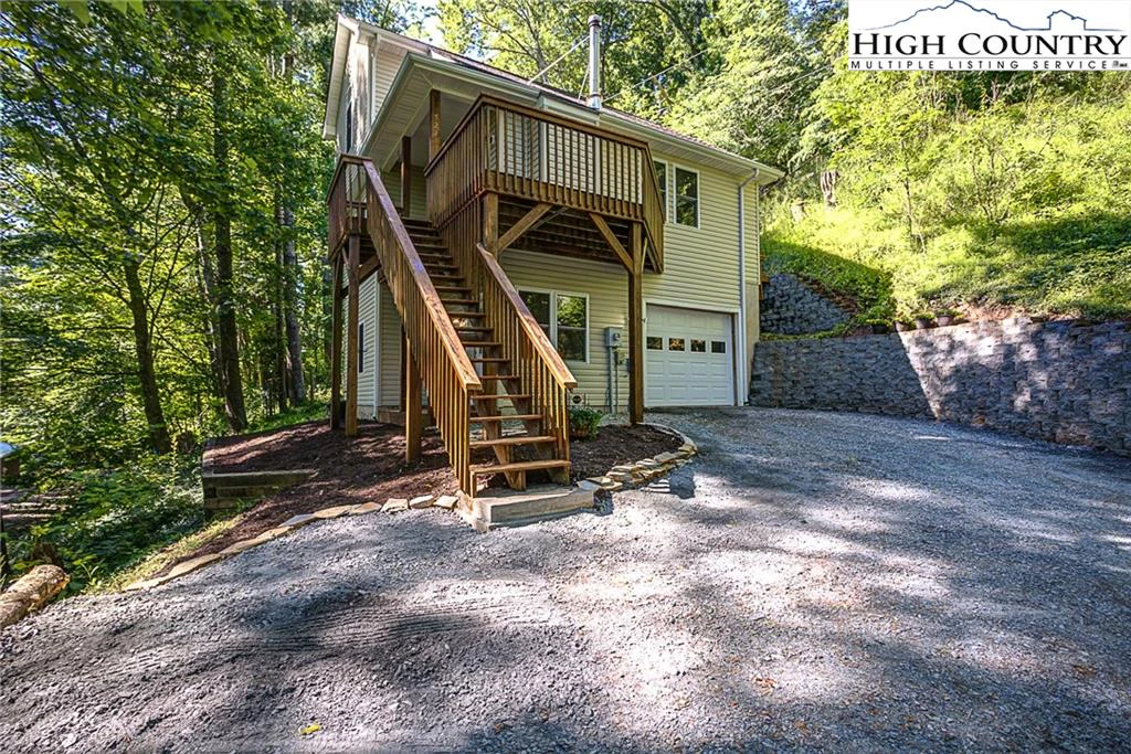 Image number 3 for the current listing