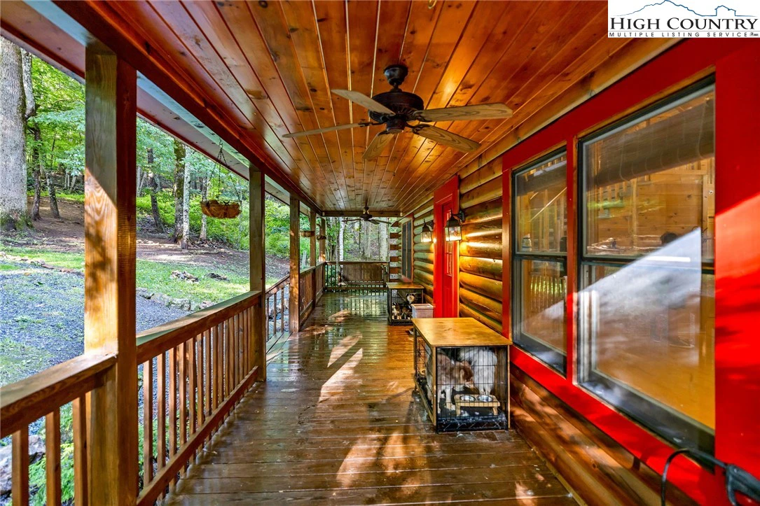 Image number 19 for the current listing