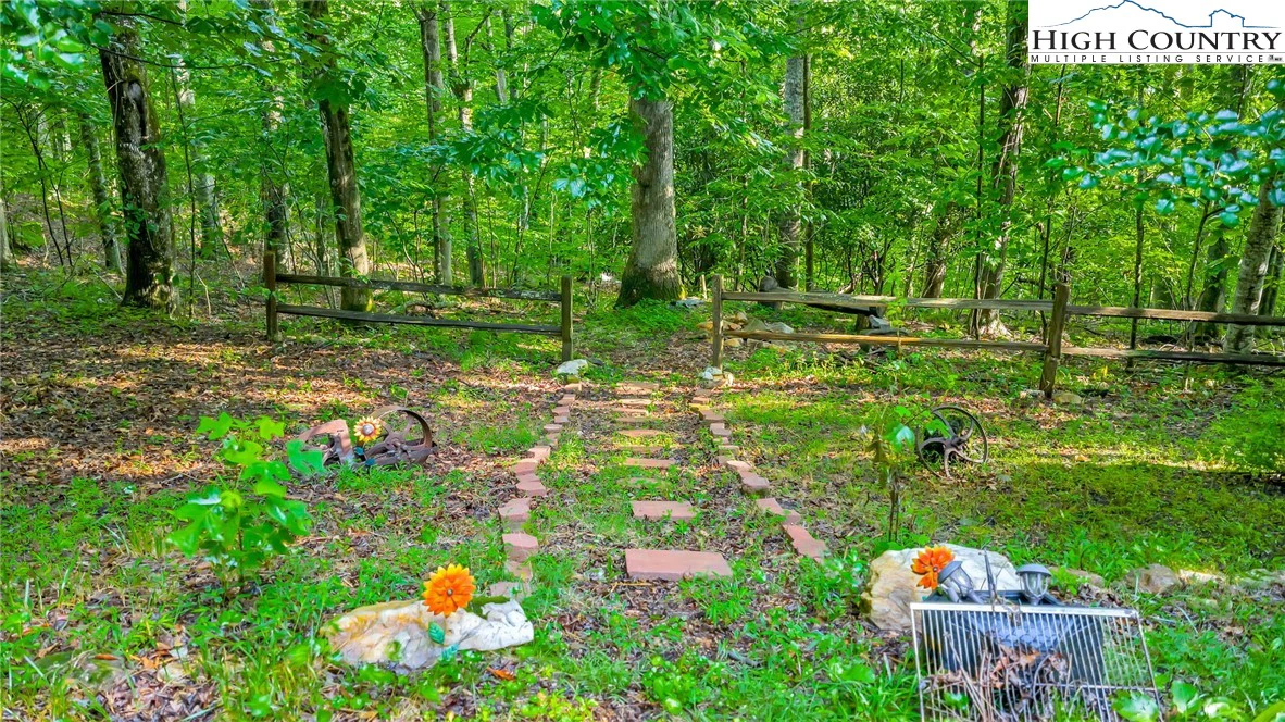 Image number 12 for the current listing