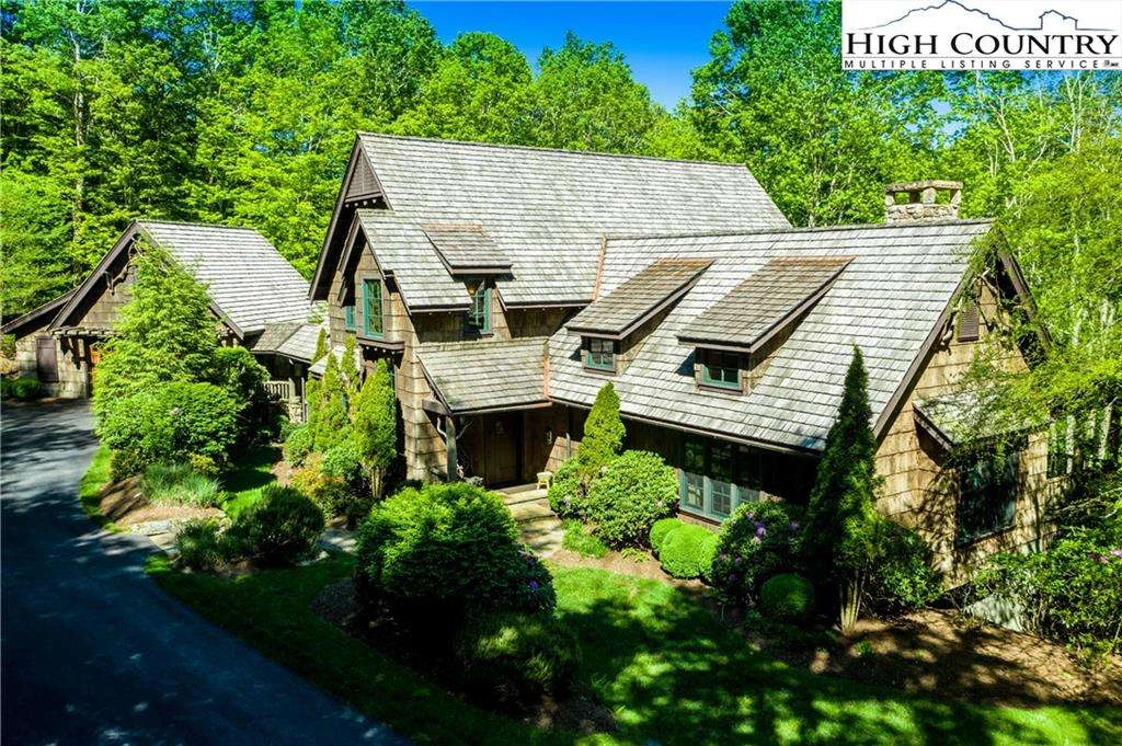 Image number 1 for the current listing