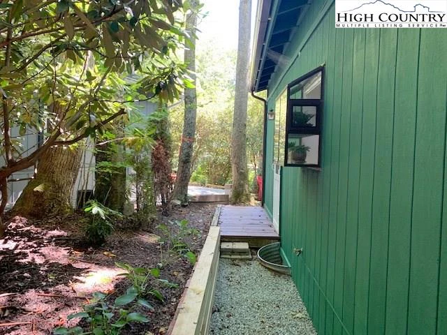 Image number 6 for the current listing