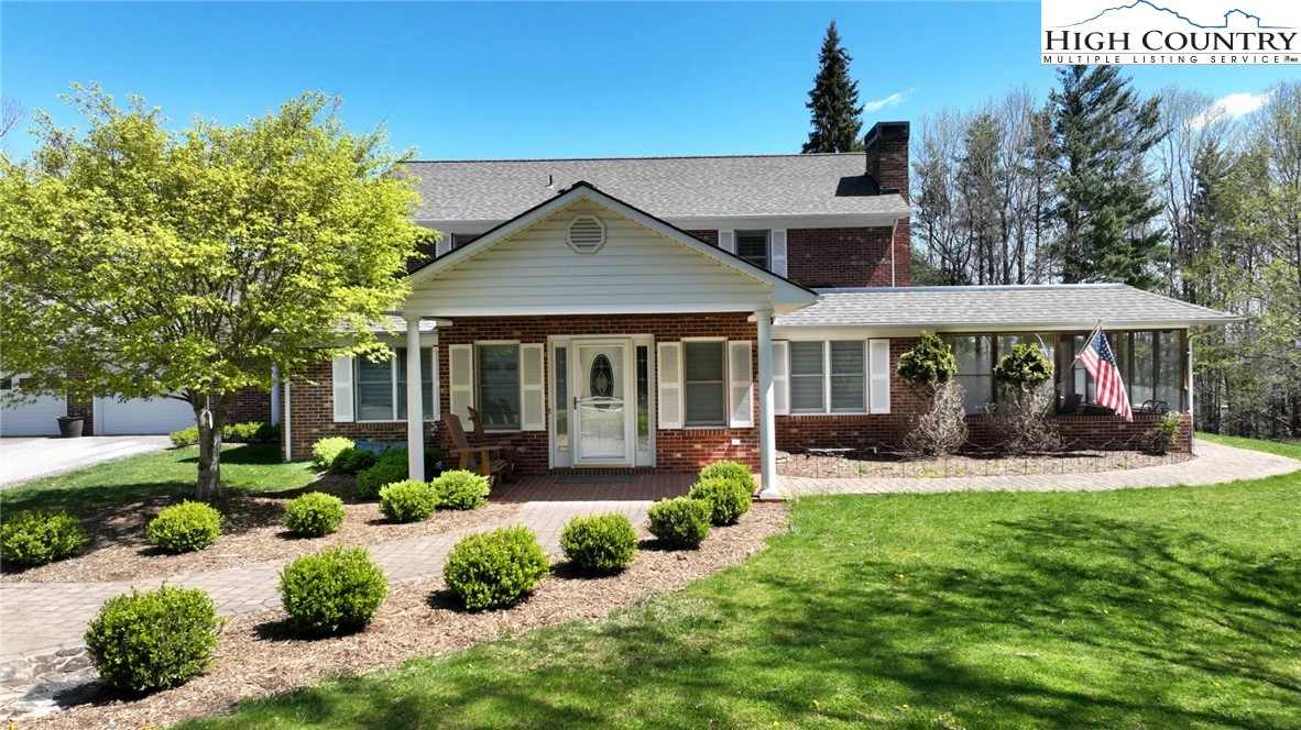 Image number 1 for the current listing