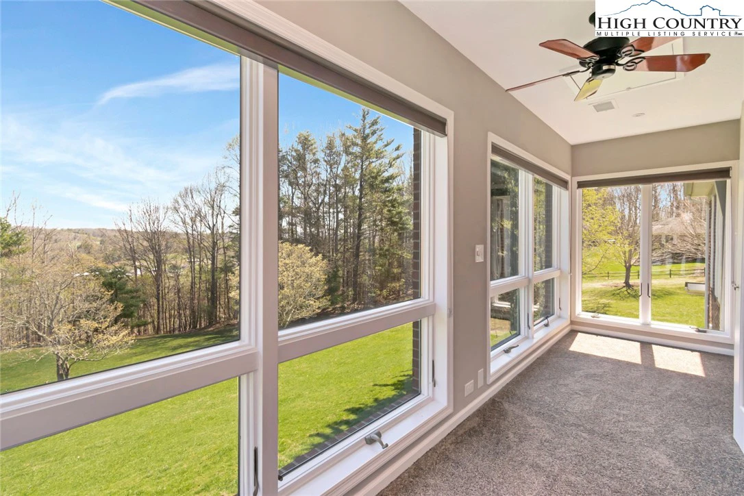Image number 9 for the current listing
