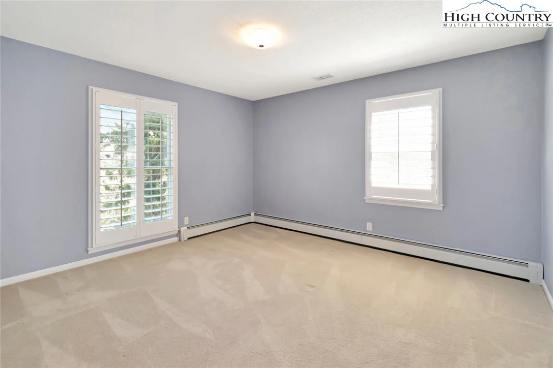Image number 12 for the current listing