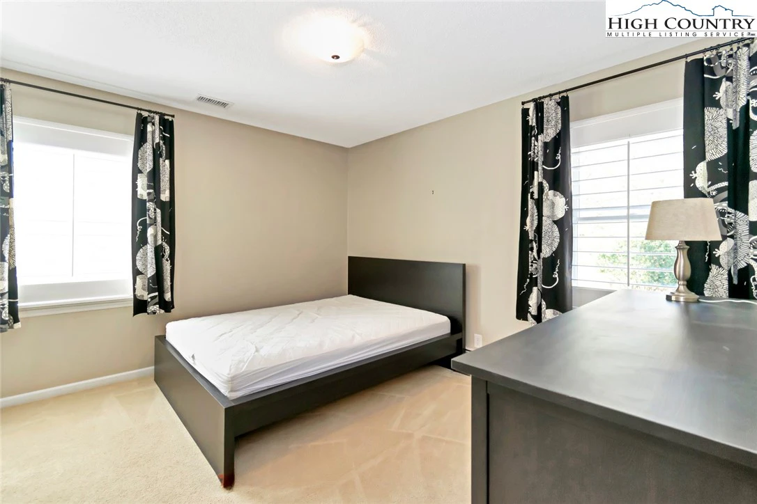 Image number 2 for the current listing