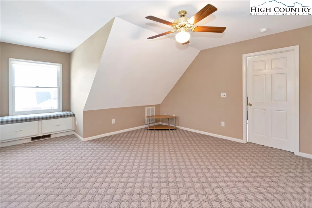 Image number 21 for the current listing