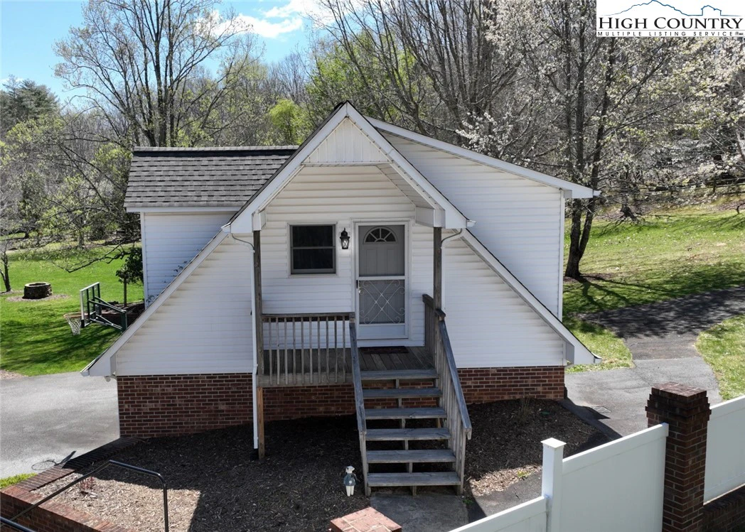 Image number 19 for the current listing