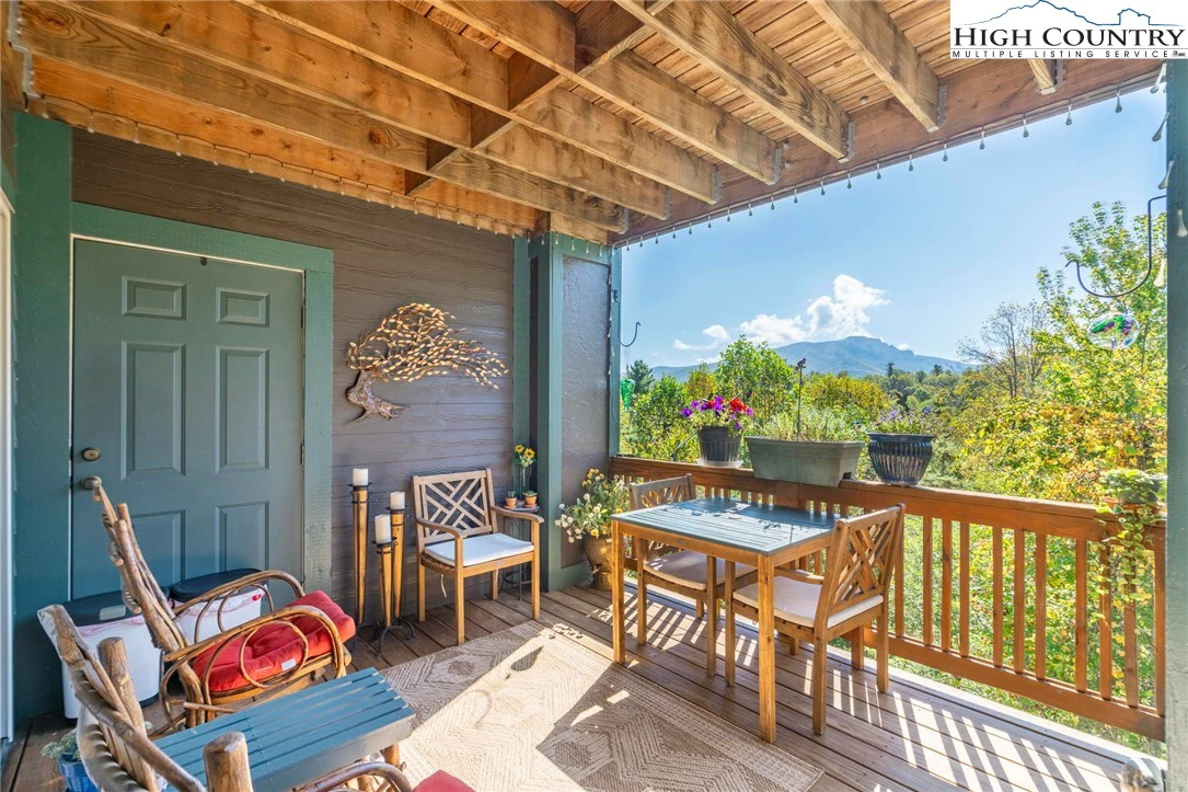 Image number 1 for the current listing