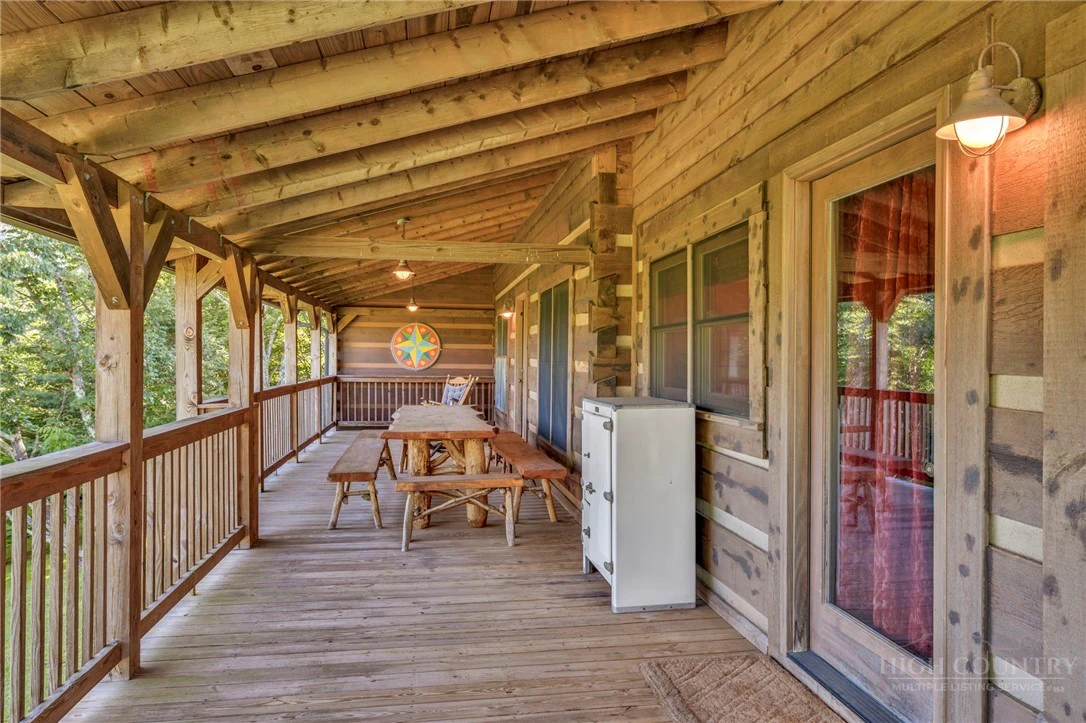 Image number 20 for the current listing