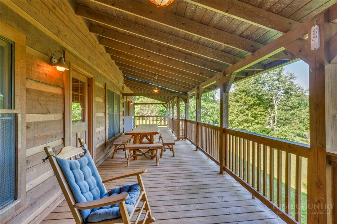 Image number 21 for the current listing