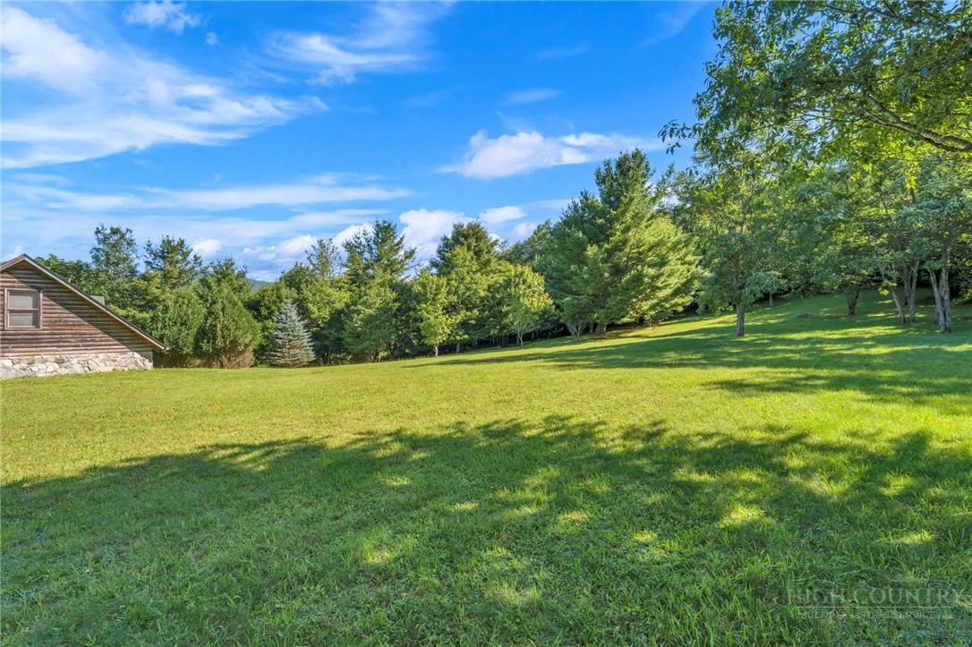 Image number 13 for the current listing