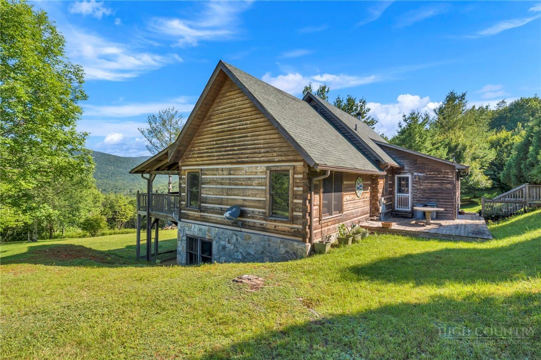 Image number 15 for the current listing