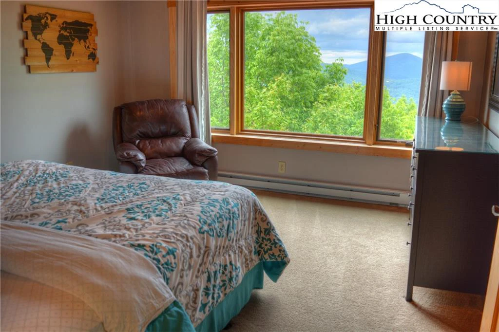 Image number 10 for the current listing