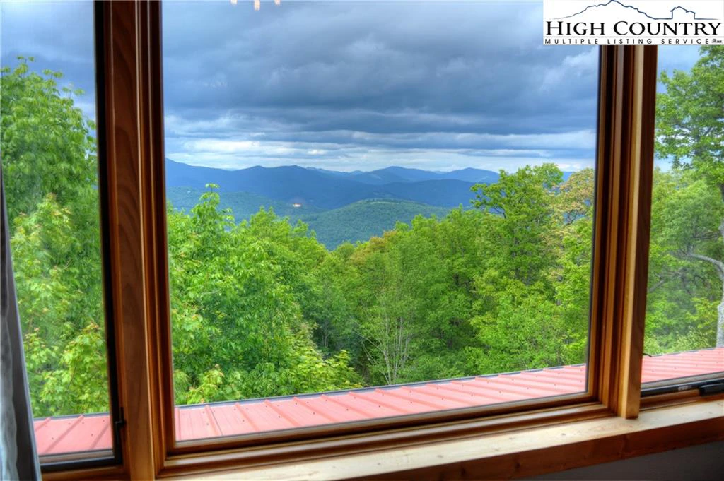 Image number 9 for the current listing