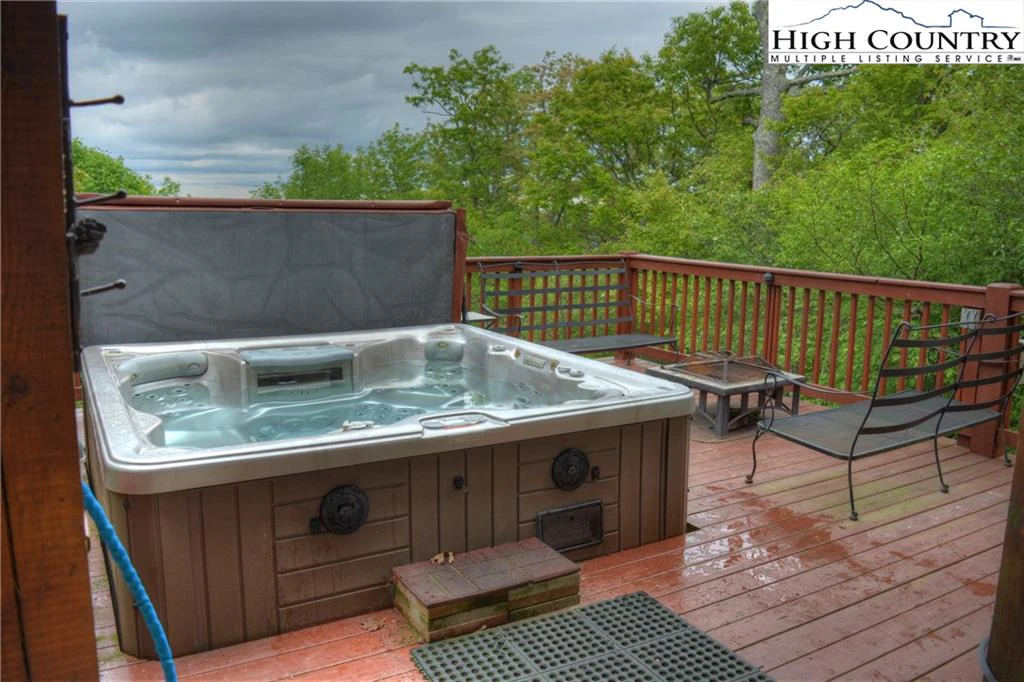 Image number 6 for the current listing
