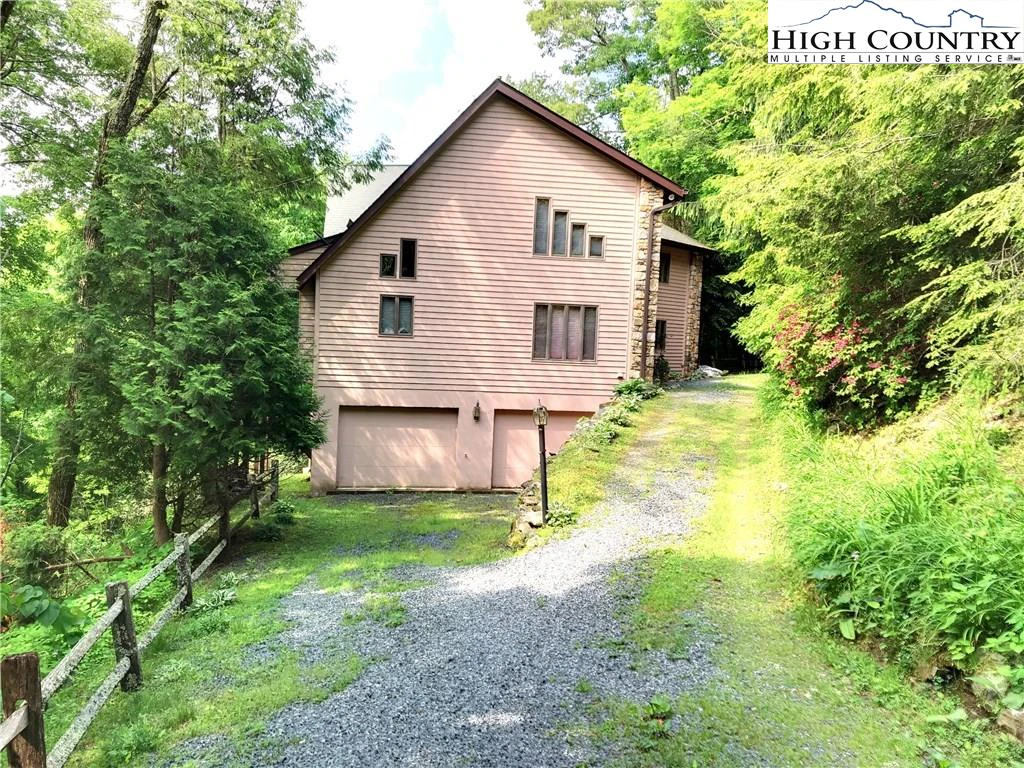 Image number 1 for the current listing