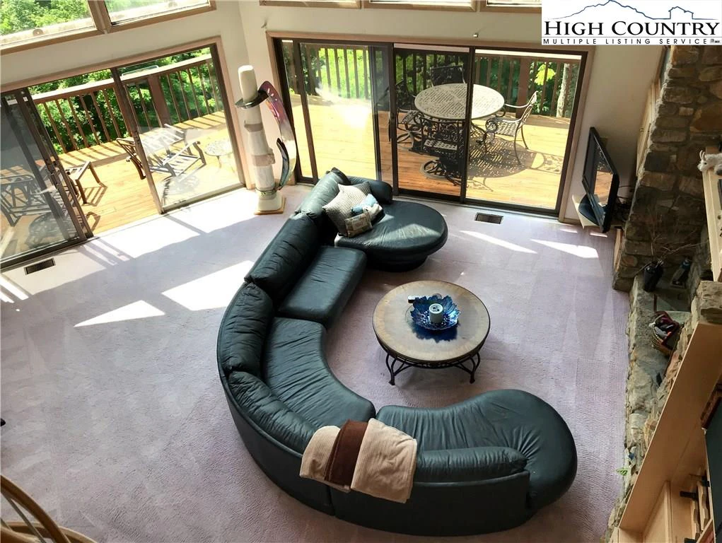 Image number 5 for the current listing