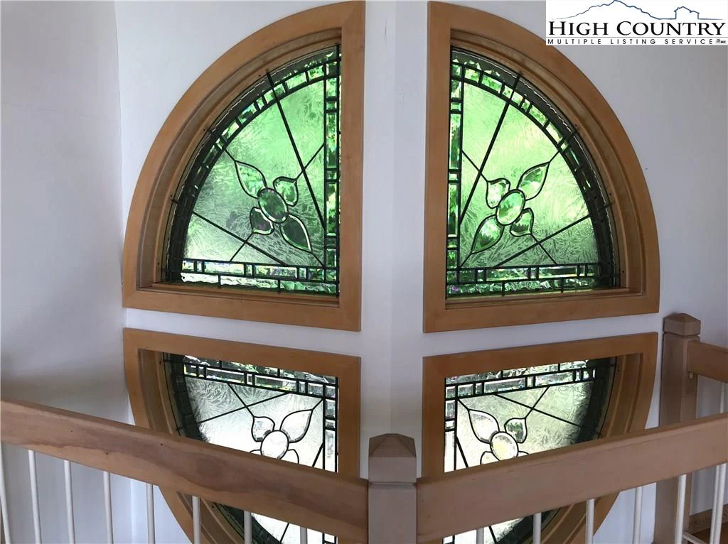 Image number 7 for the current listing