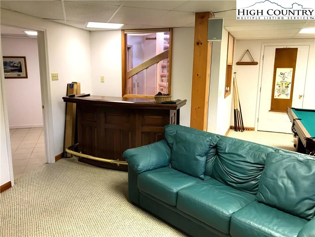 Image number 12 for the current listing