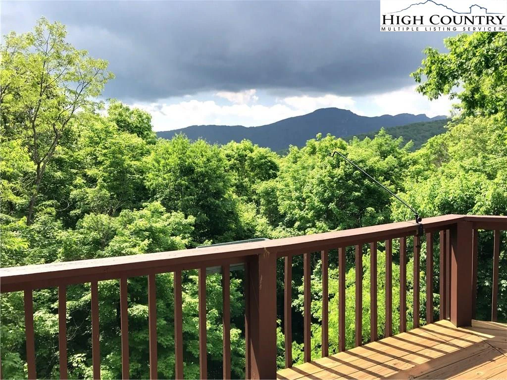 Image number 18 for the current listing