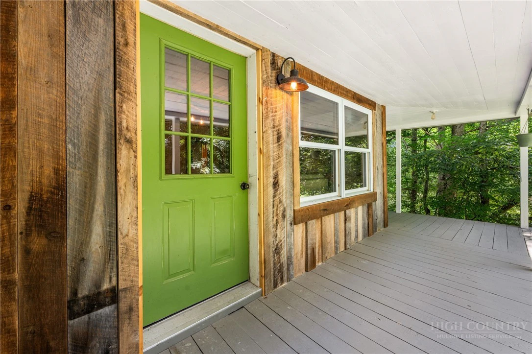 Image number 3 for the current listing