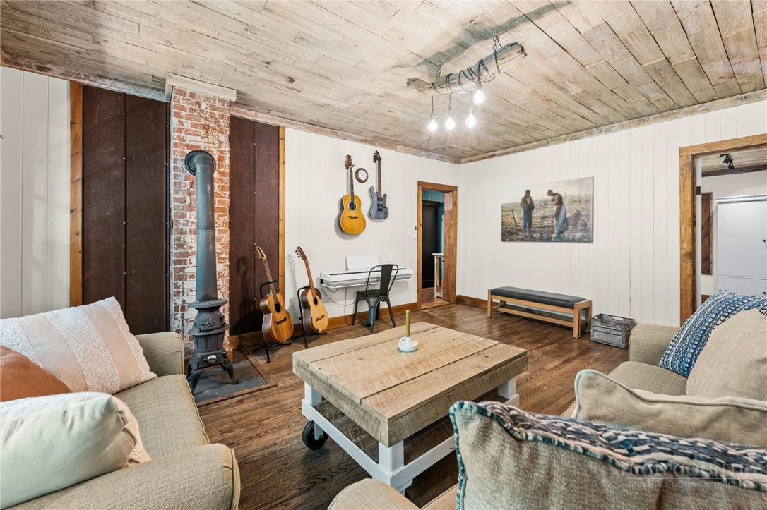 Image number 7 for the current listing