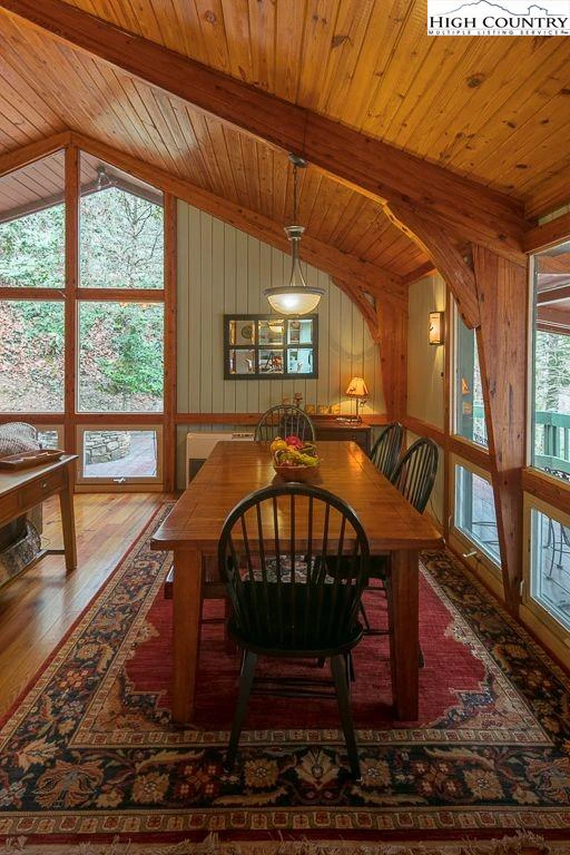 Image number 21 for the current listing