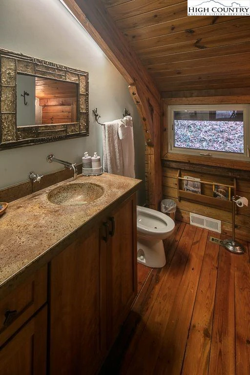 Image number 6 for the current listing