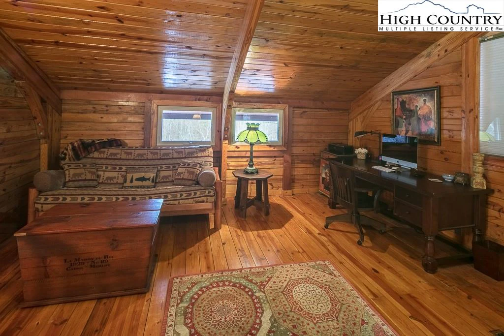 Image number 2 for the current listing