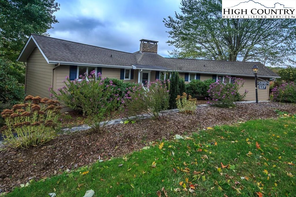 Image number 1 for the current listing