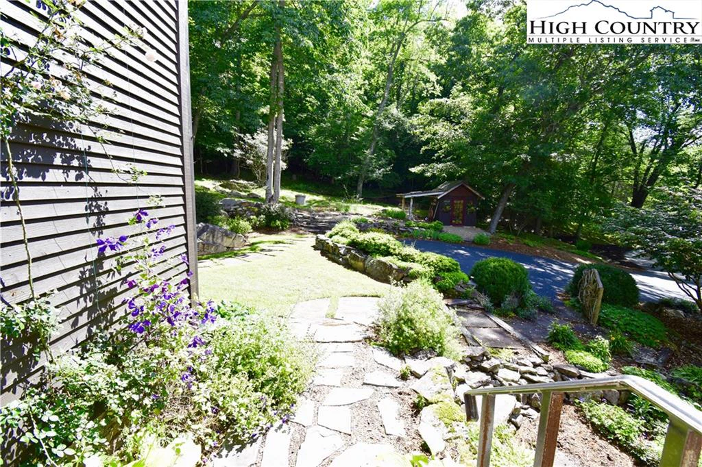 Image number 20 for the current listing