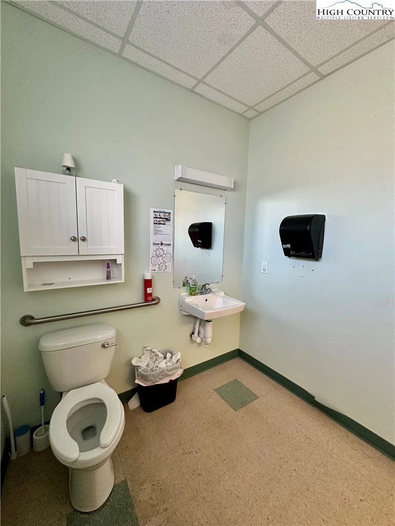 Image number 7 for the current listing