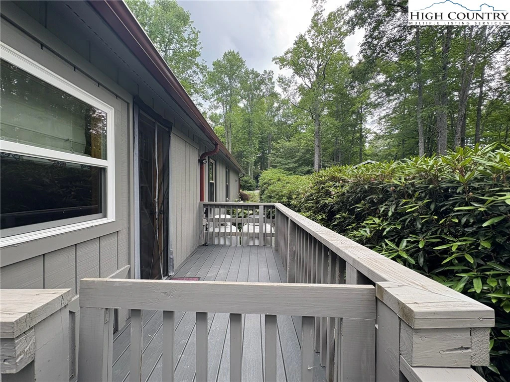 Image number 21 for the current listing