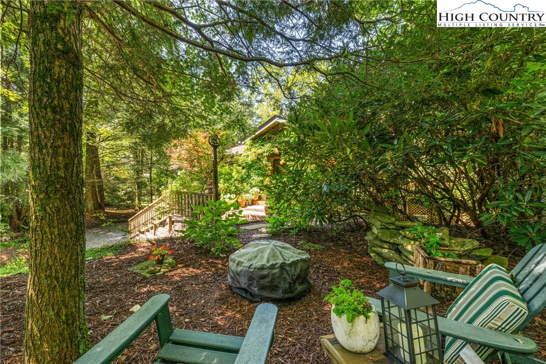 Image number 14 for the current listing