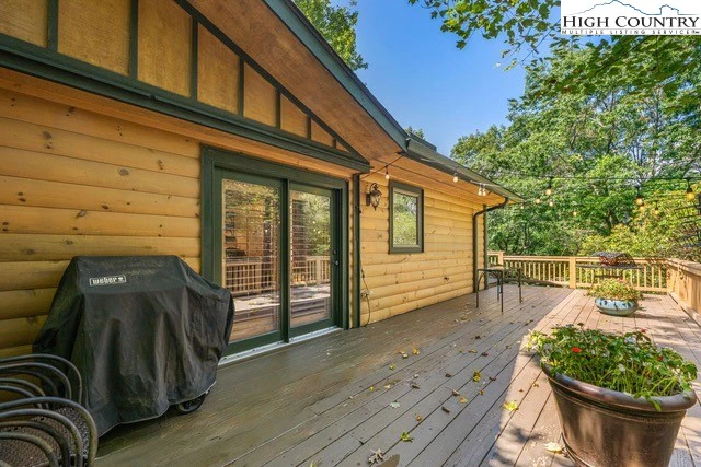 Image number 1 for the current listing