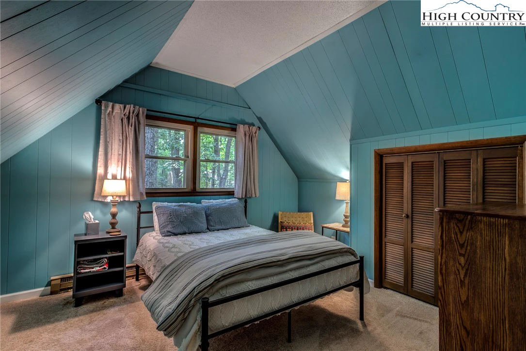 Image number 2 for the current listing